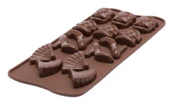 Silikomart EasyChoc Fashion Bonbonvorm 14 Kledingstukken Silicone Bruin -De Bakkerij Winkel 5493 43950 1