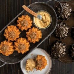 Nordic Ware Sunflower Bakvorm 6 Stuks Gietaluminium -De Bakkerij Winkel 56448 beauty sunflower cakelet pan 03 780x780 copy
