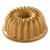 Nordic Ware Elegant Party Tulbandvorm ø 23 Cm Aluminium Goudkleurig 2 Nordic Ware Elegant Party Tulbandvorm ø 23 Cm Aluminium Goudkleurig -De Bakkerij Winkel 58677 elegant party bundt