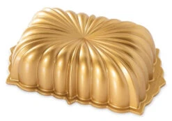 Nordic Ware Classic Fluted Bakvorm 1,42 Liter Aluminium Goudkleurig 7 Nordic Ware Classic Fluted Bakvorm 1,42 Liter Aluminium Goudkleurig -De Bakkerij Winkel 81677 fluted loaf pan 780x780 2