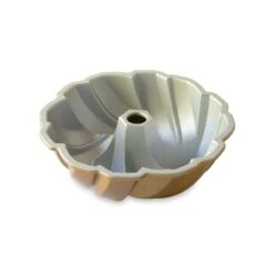 Nordic Ware Braided Bundt Tulband ø 26 Cm Gietaluminium Goudkleurig -De Bakkerij Winkel 95577 braided bundt pan interior 780x780 21347.1621966932.1280.1280