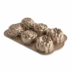 Nordic Ware Floral Cakelet Bakvorm 6 Bloemen Aluminium 1 Nordic Ware Floral Cakelet Bakvorm 6 Bloemen Aluminium -De Bakkerij Winkel afbeelding 2025 02 10 133649494
