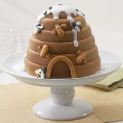 Nordic Ware Bakvorm Bijenkorf 42 Cm Gietaluminium Goudkleurig -De Bakkerij Winkel nordic ware bakvorm bijenkorf 42 cm gietaluminium goudkleurig