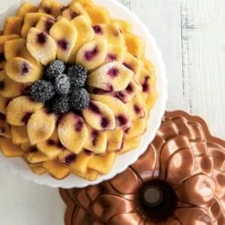 Nordic Ware Blossom Tulbandvorm ø 26 Cm Aluminium -De Bakkerij Winkel nordic ware blossom tulbandvorm 26 cm aluminium grijs