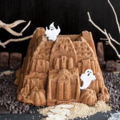 Nordic Ware Haunted Manor Bakvorm 2,4 Liter Gietaluminium Bronskleurig -De Bakkerij Winkel nordic ware haunted manor bakvorm 2 4 liter gietaluminium bronskleurig