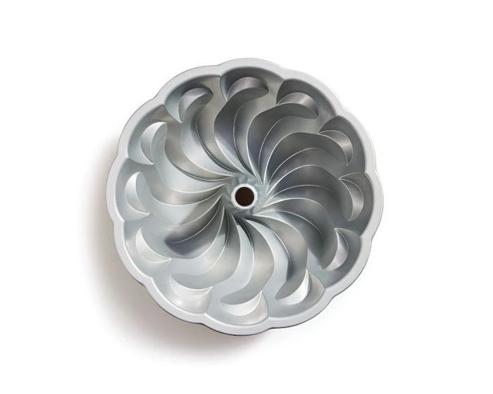 Nordic Ware Pirouette Bundt Goud Aluminium 5 Nordic Ware Pirouette Bundt Goud Aluminium - Afbeelding 3