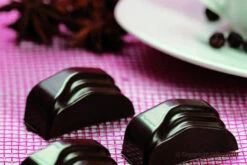 Silikomart EasyChoc Jack Bonbonvorm Siliconen Bruin -De Bakkerij Winkel silikomart easychoc jack bonbonvorm siliconen bruin 2