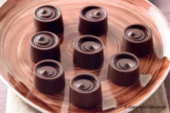Silikomart EasyChoc Vertigo Bonbonvorm 15 Cilinders ø 2,8 Cm -De Bakkerij Winkel silikomart easychoc vertigo bonbonvorm 15 cilinders 2 8 cm silicone bruin 2