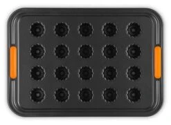 Le Creuset Pâtiliss Bakvorm Voor 20 Mini-cannelés Staal Zwart 6 Le Creuset Pâtiliss Bakvorm Voor 20 Mini-cannelés Staal Zwart -De Bakkerij Winkel t 6f8705600fadc7cb4851748831f7db66 600x600